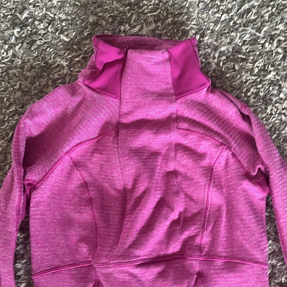 Lululemon Base Runner 1/2 Zip Jacket
Mini Check Pique Raspberry - Picture 4 of 9